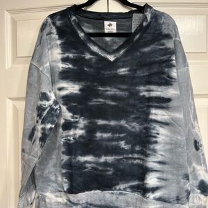 Sew in Love V-Neck Tie Dye Long Sleeve Hi-Low Womens Top size Medium NWT